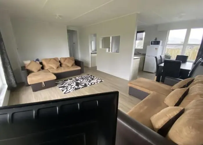3 Bedroom, 1 Bathroom House A Vakantiehuis Rotorua